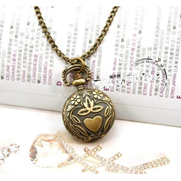 Old-fashioned Heart Pocket Watch Necklace